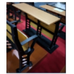 阶梯教室前椅后桌